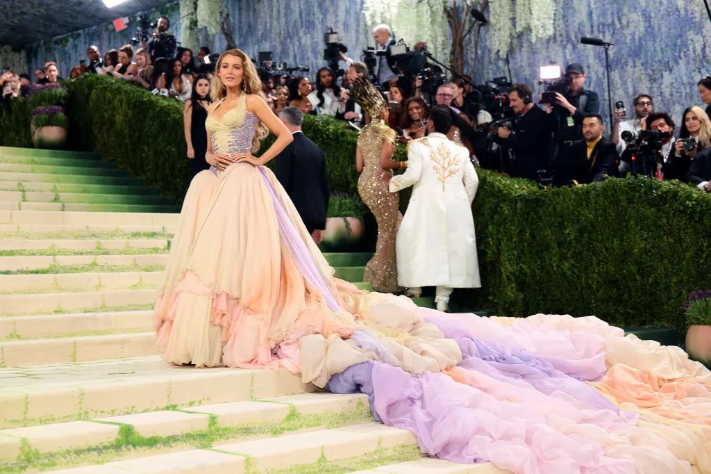 Met Gala 2026 red carpet entrance