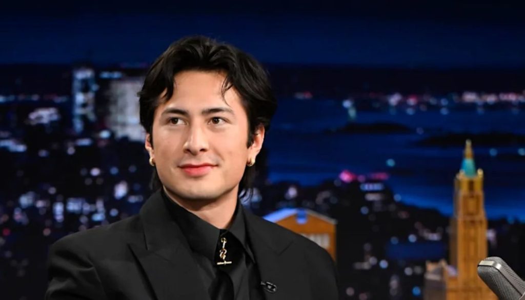 Hudson williams at tonight show 